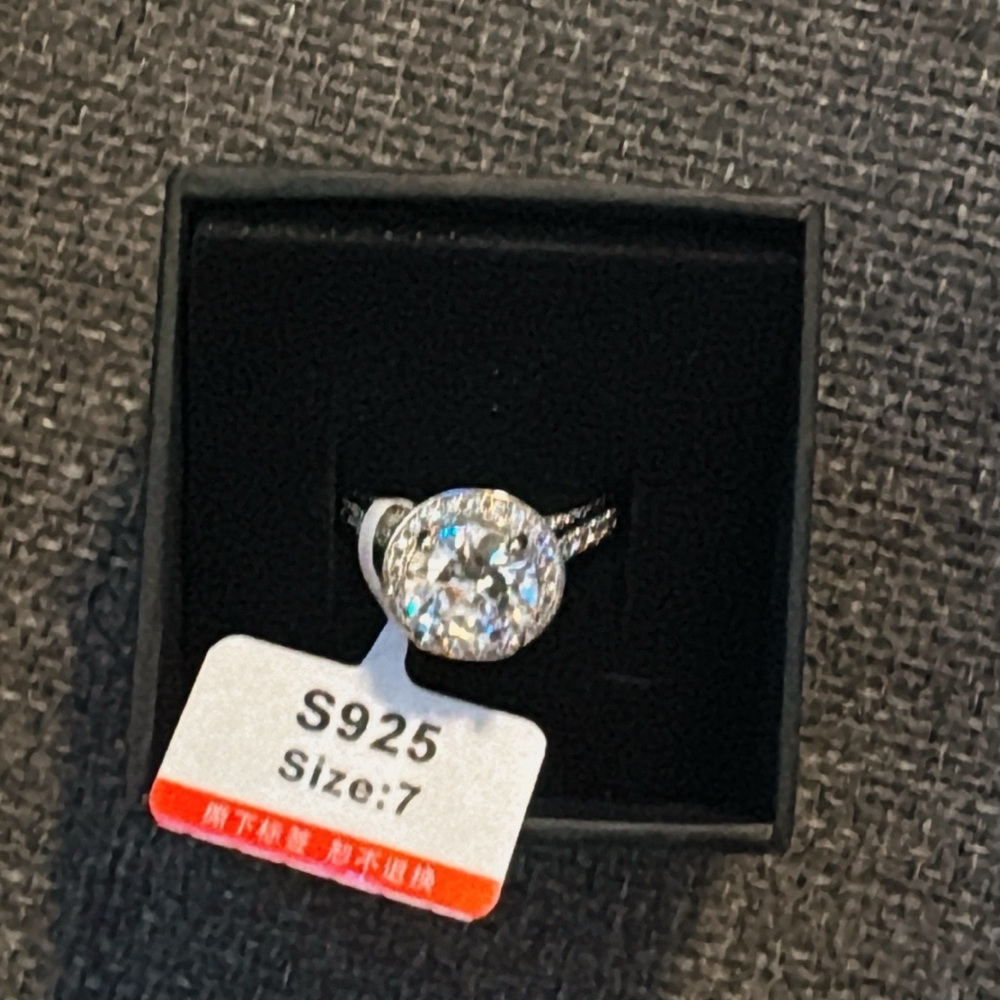 Ring - Picture 3 of 7